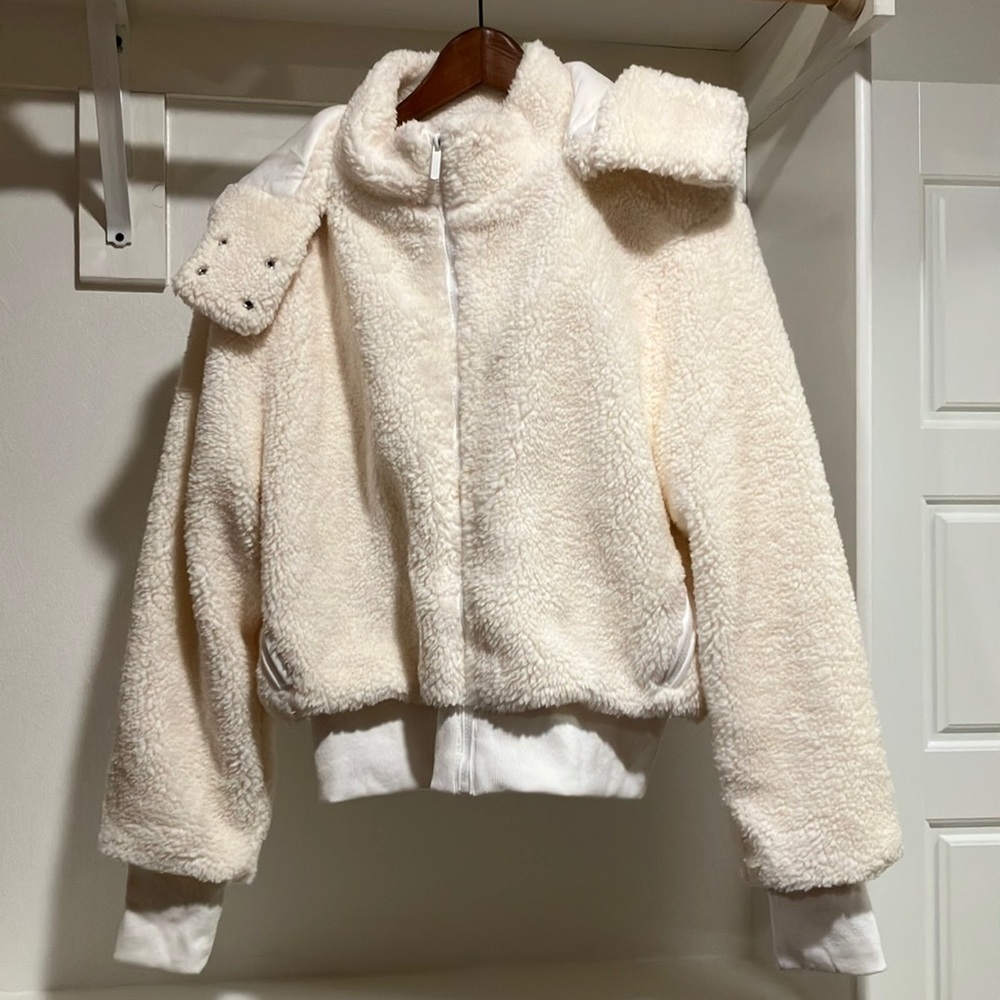 NWT Stitch and Feather Signature8 Fluffy Oversized Teddy Bear Hoodie Jacket
